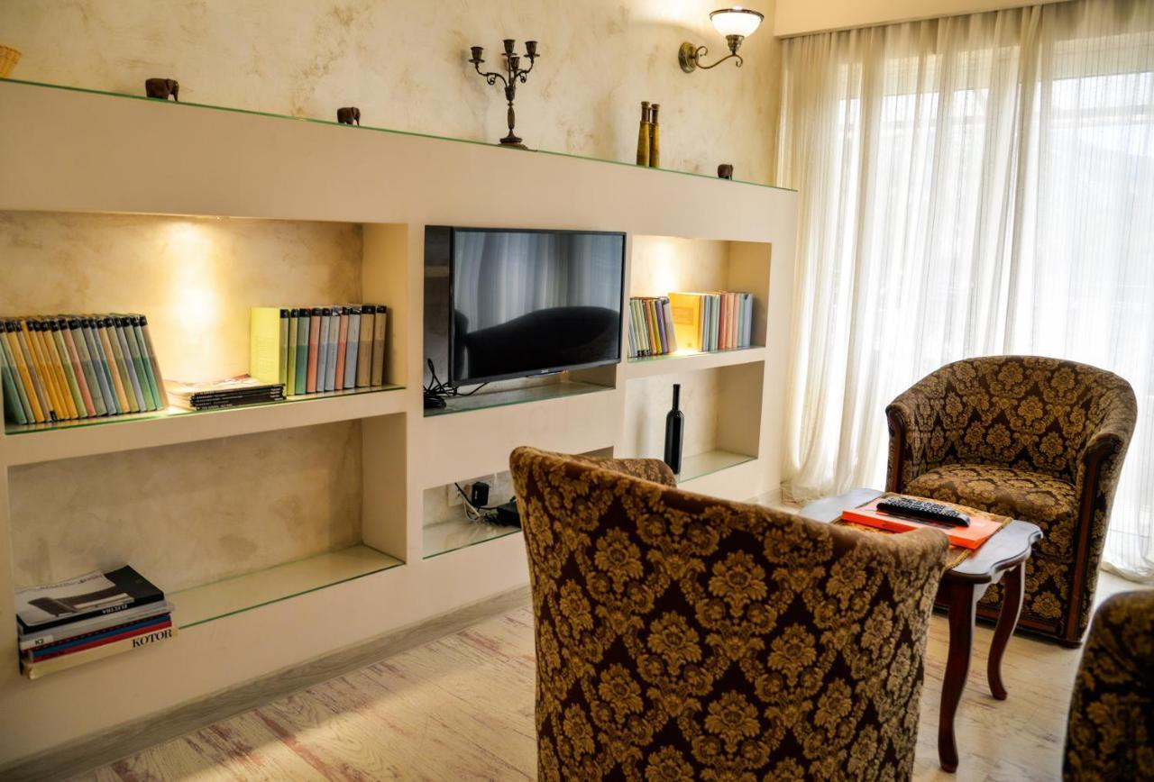 Garni Hotel Tianis Котор Екстериор снимка