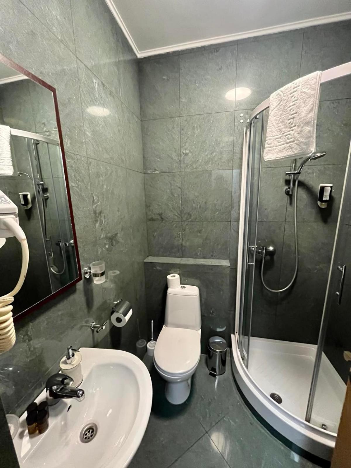 Garni Hotel Tianis Котор Екстериор снимка