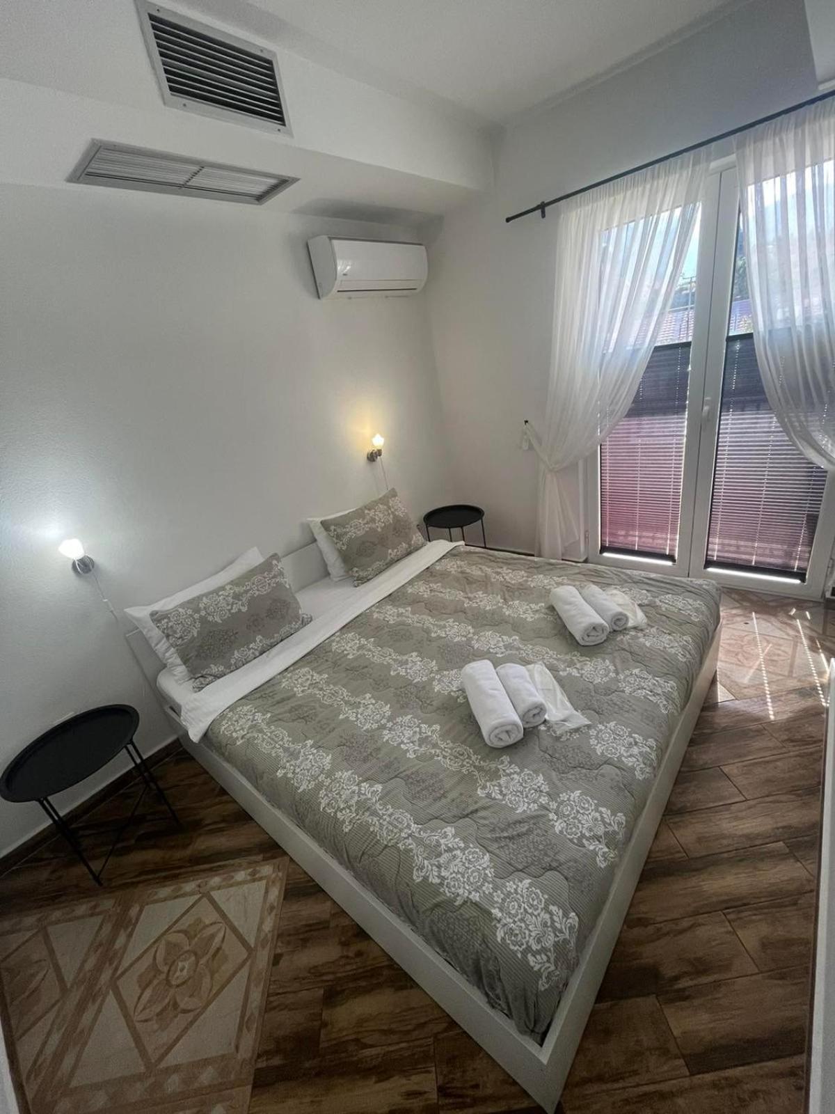 Garni Hotel Tianis Котор Екстериор снимка