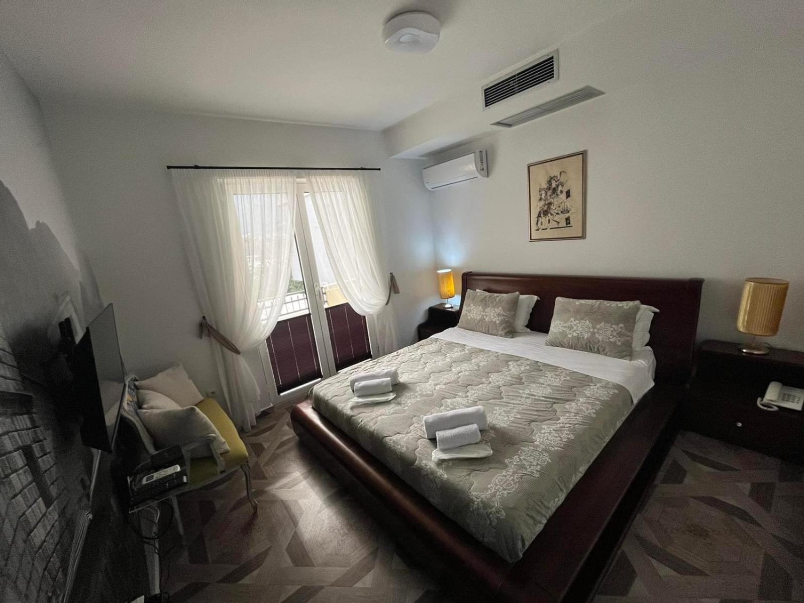 Garni Hotel Tianis Котор Екстериор снимка